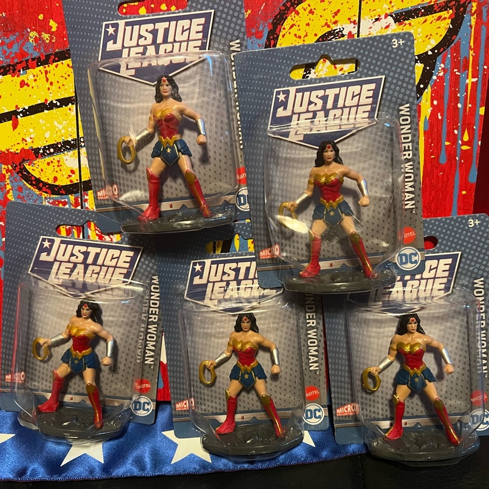 Wonder Woman Miniature Toy Figure 2 Inches Tall.